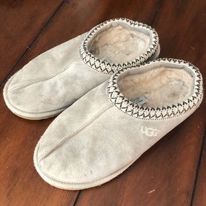 Women’s UGG slippers - size 10